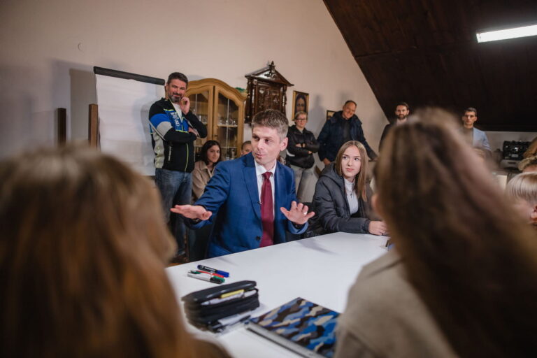 Просвјетина школа српског језика у Санкт Пелтену