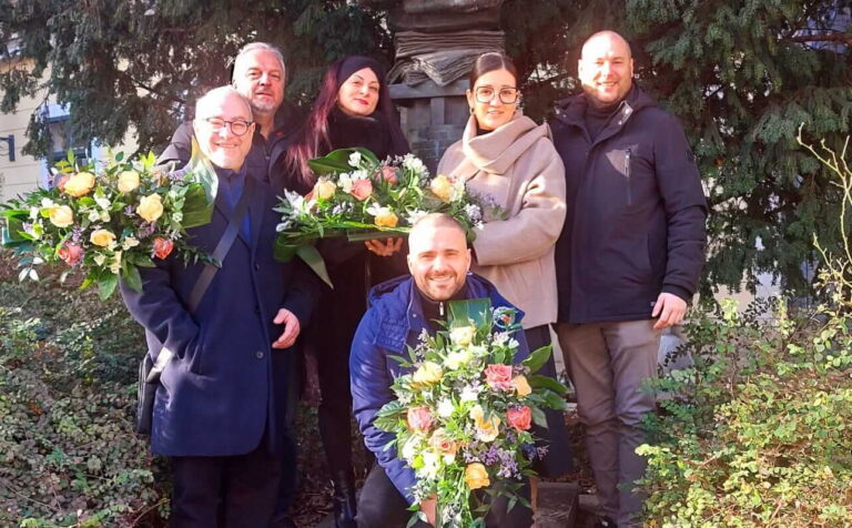 Традиционално полагање венаца на споменик Вуку Караџићу у Бечу